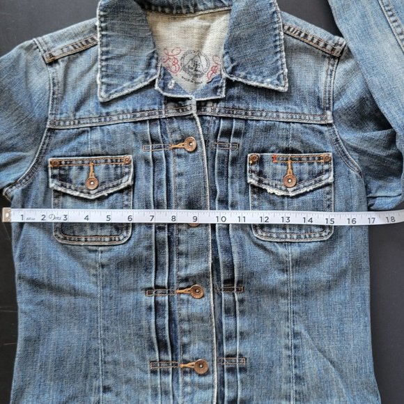 Women’s Gap Jean Jacket. S. Spring, Classic Denim.  EUC - Picture 5 of 6